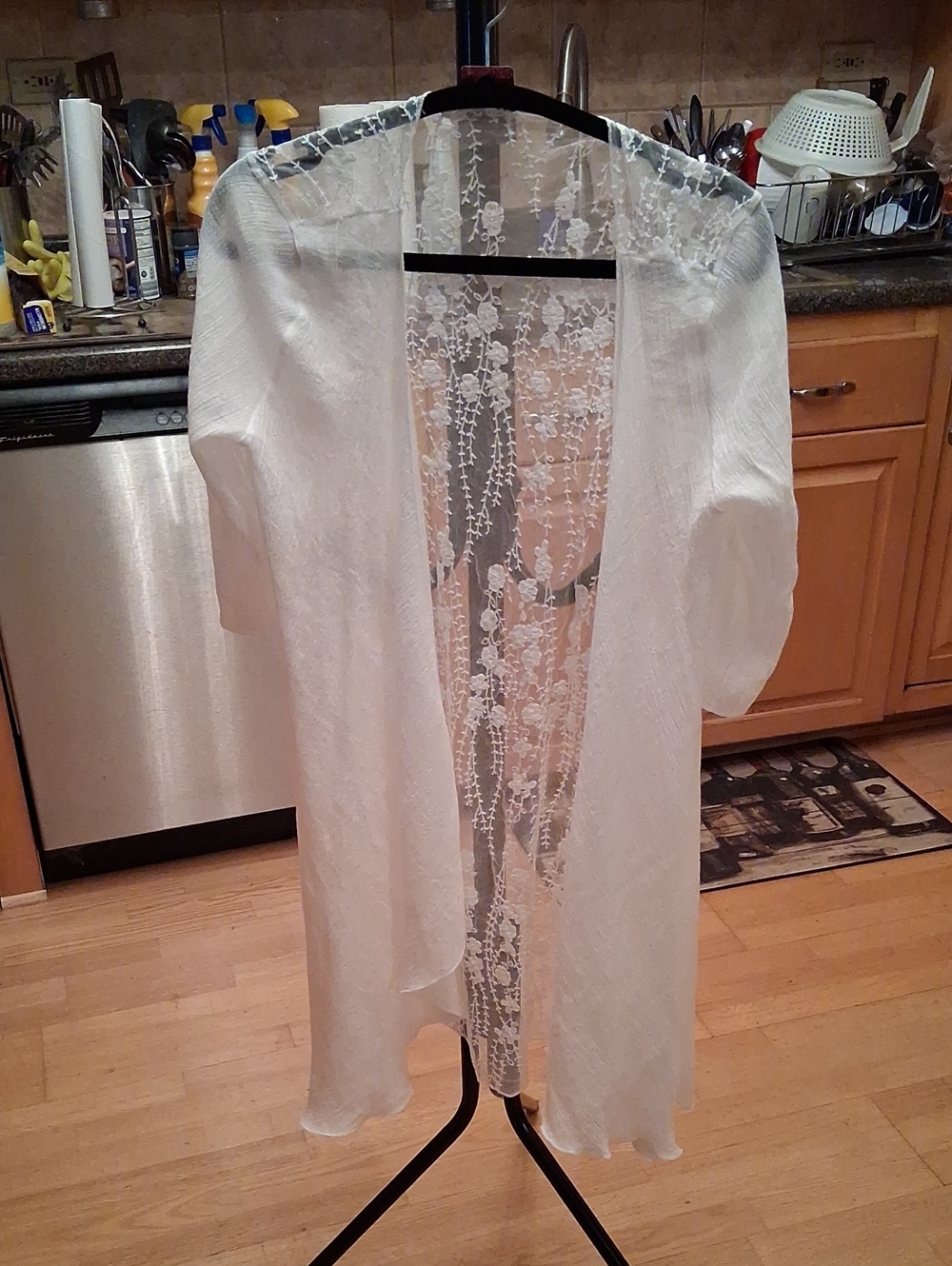 Source Unknown White Sheer Lace-Back Open Tunic